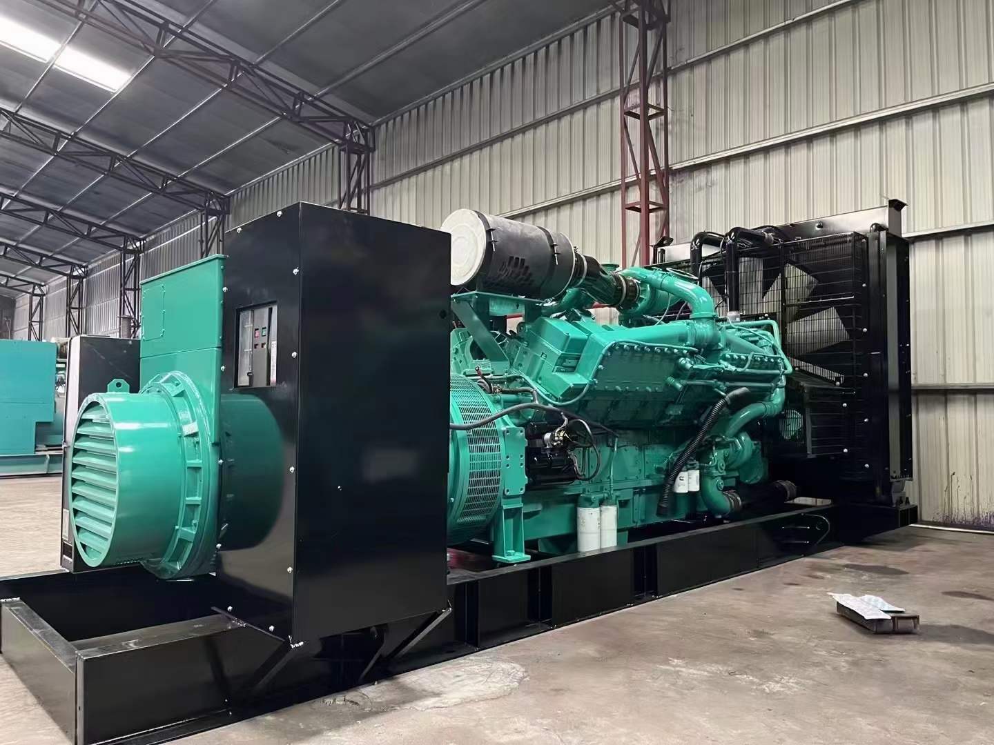 勃利如何降低 800kW 柴油发电机输出电流的波动？