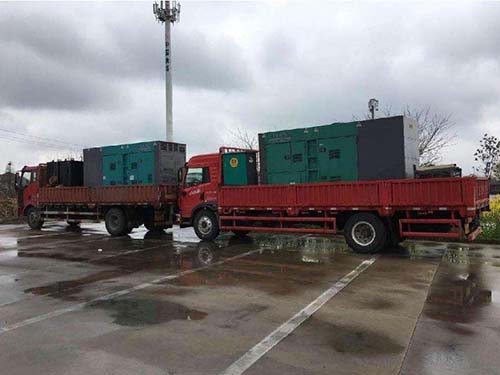 勃利涂抹密封胶后，需要等待多长时间才能安装水冷式机油散热器密封件？